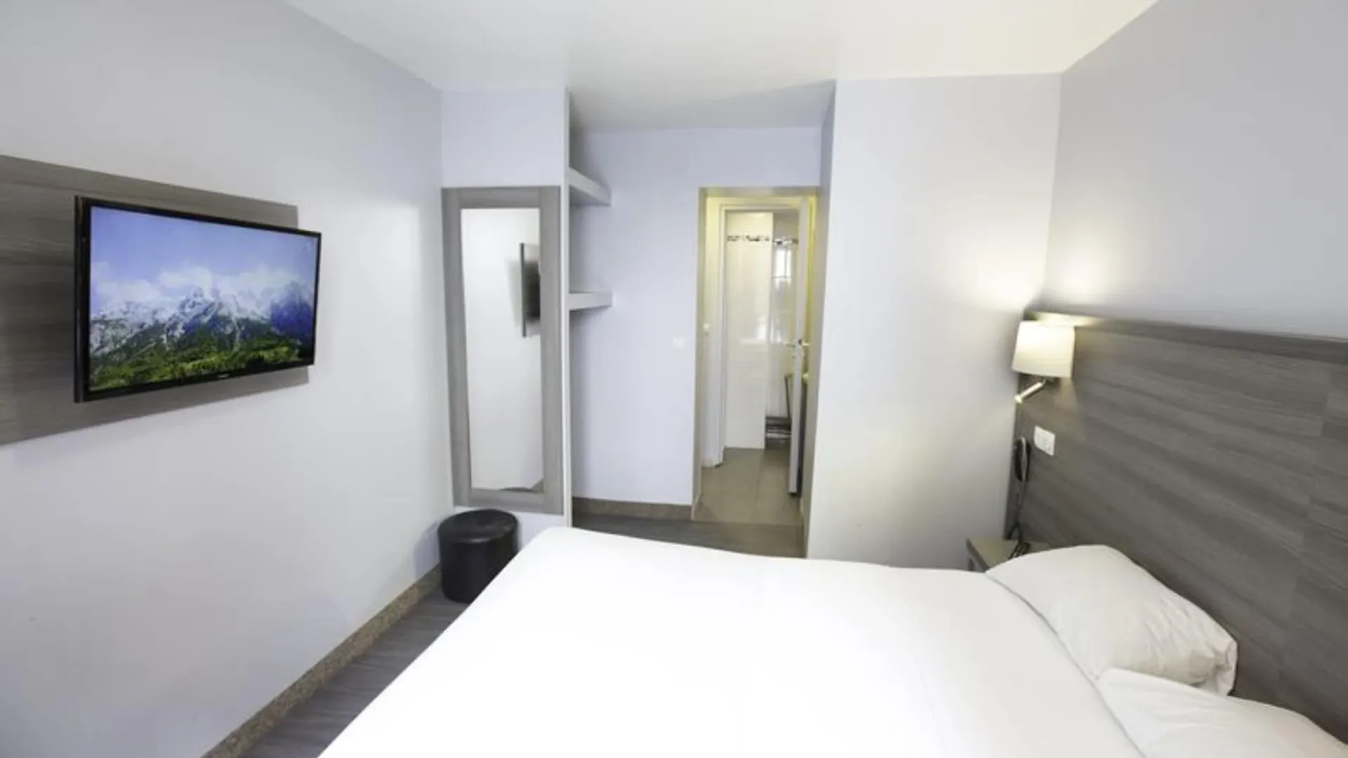 Hotel Hipotel Pere-lachaise Republique 3*