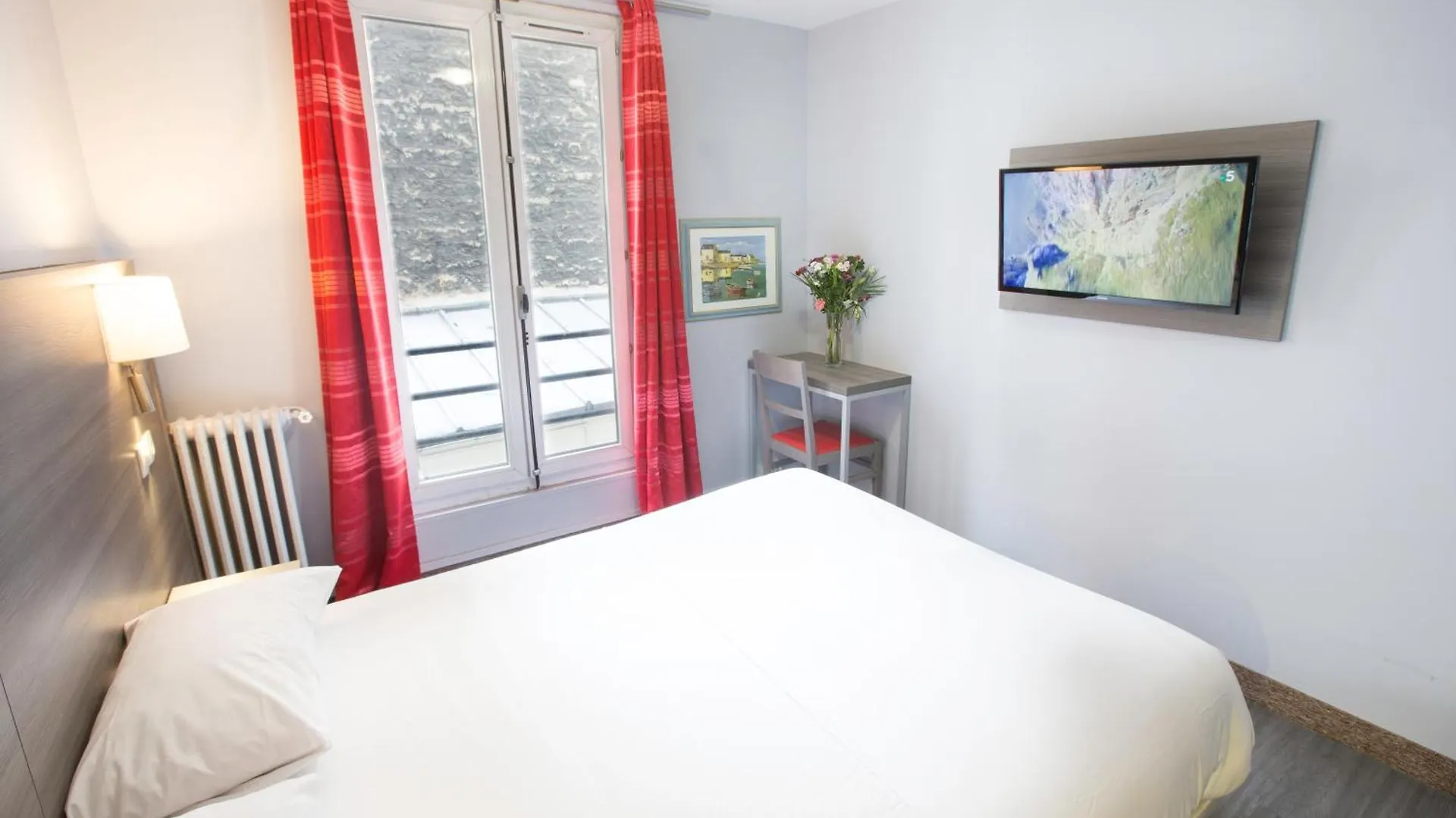 Hipotel Pere-lachaise Republique Hotel 3*