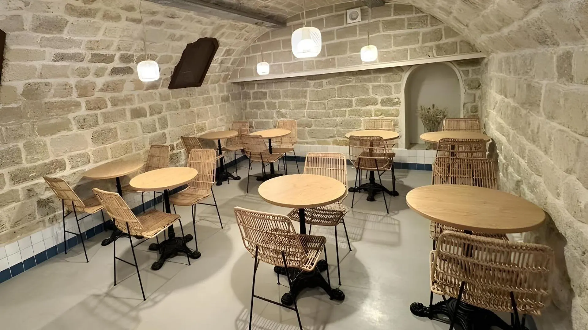 Hotel Hipotel Pere-lachaise Republique 3*