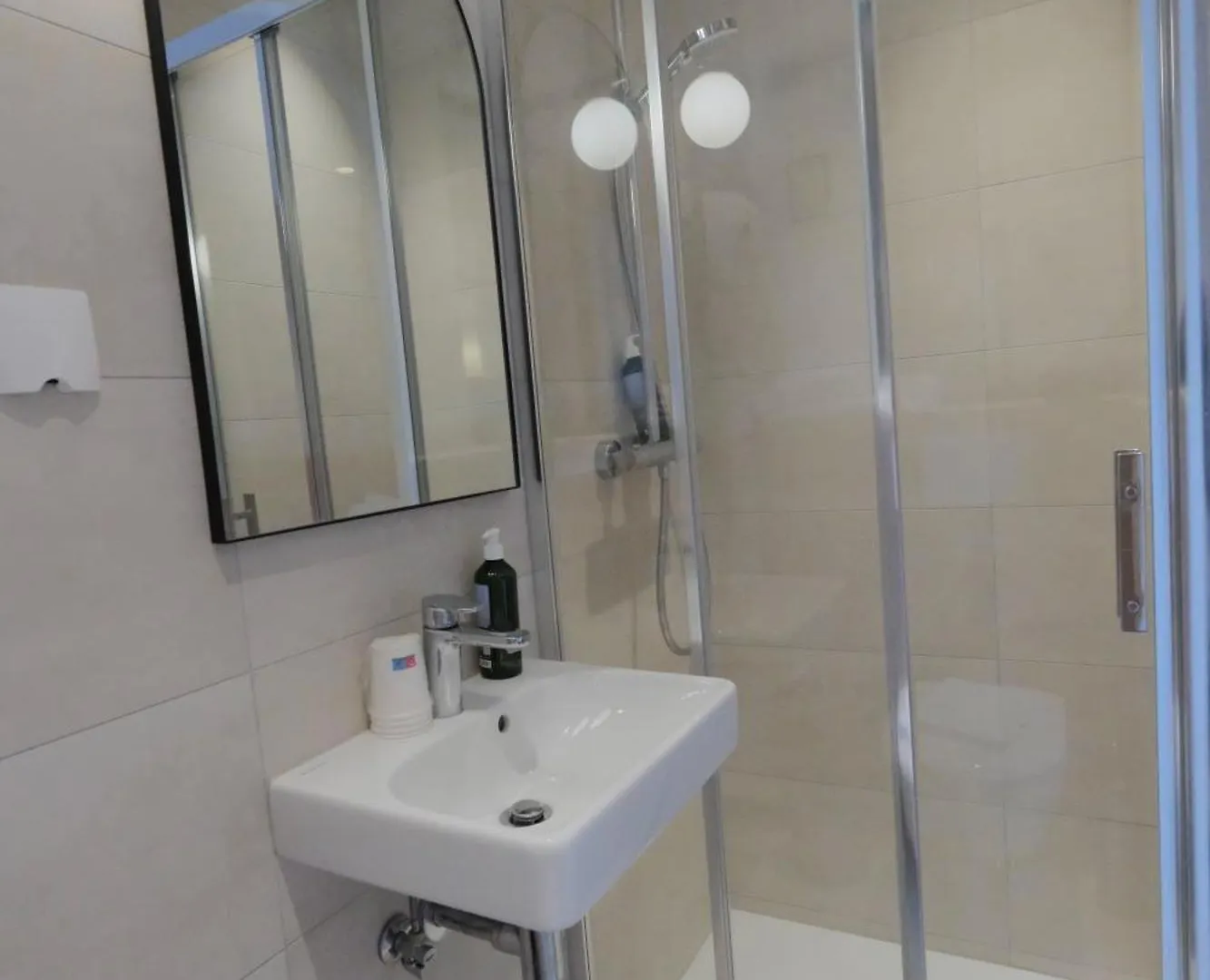 Hipotel Pere-lachaise Republique Hotel 3*