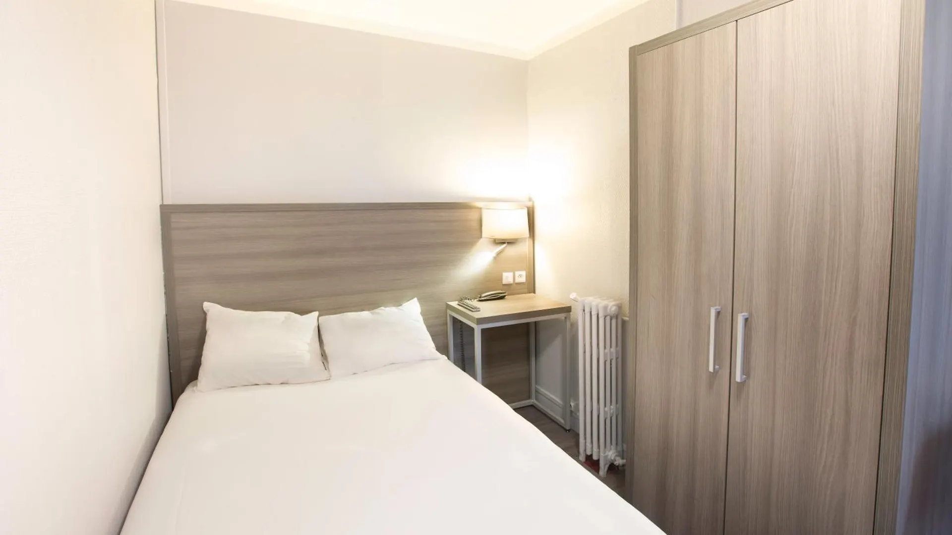 Hotel Hipotel Pere-lachaise Republique 3*