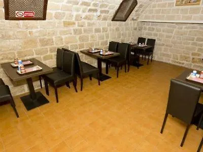 Hipotel Père-lachaise République 3*