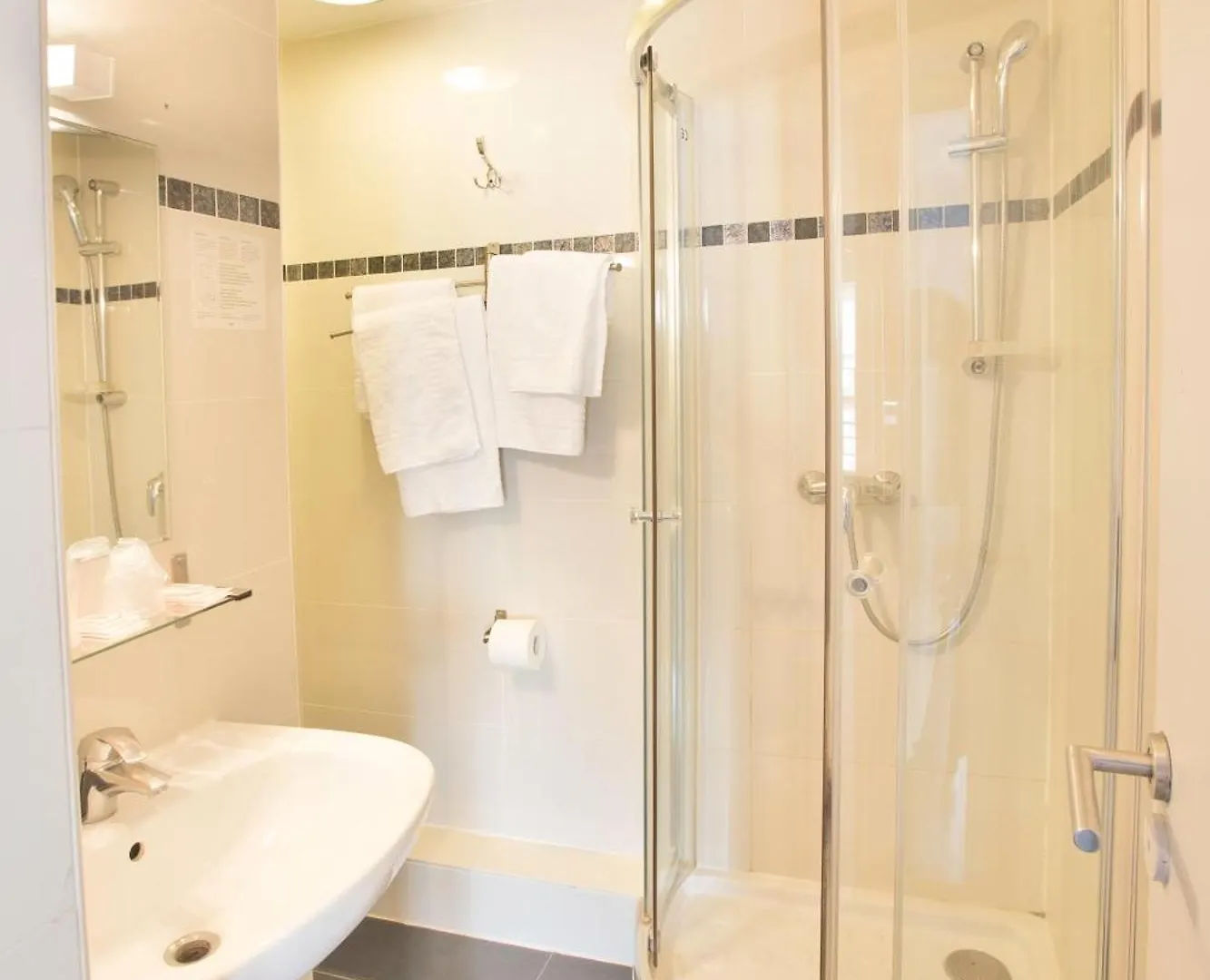 Hipotel Pere-lachaise Republique 3*