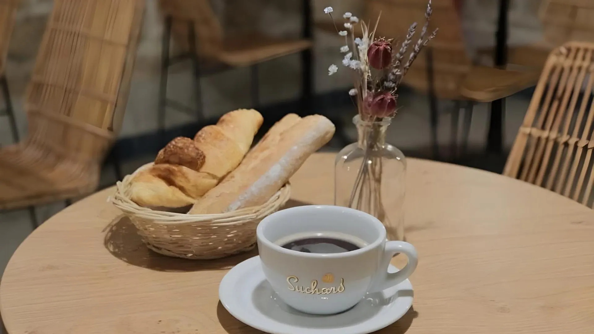 Отель Hipotel Pere-lachaise Republique 3*