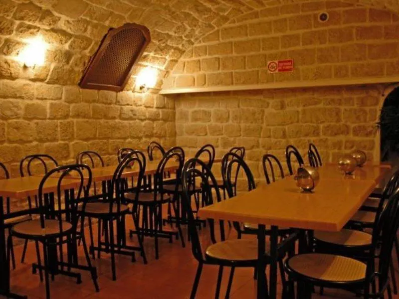 Отель Hipotel Pere-lachaise Republique